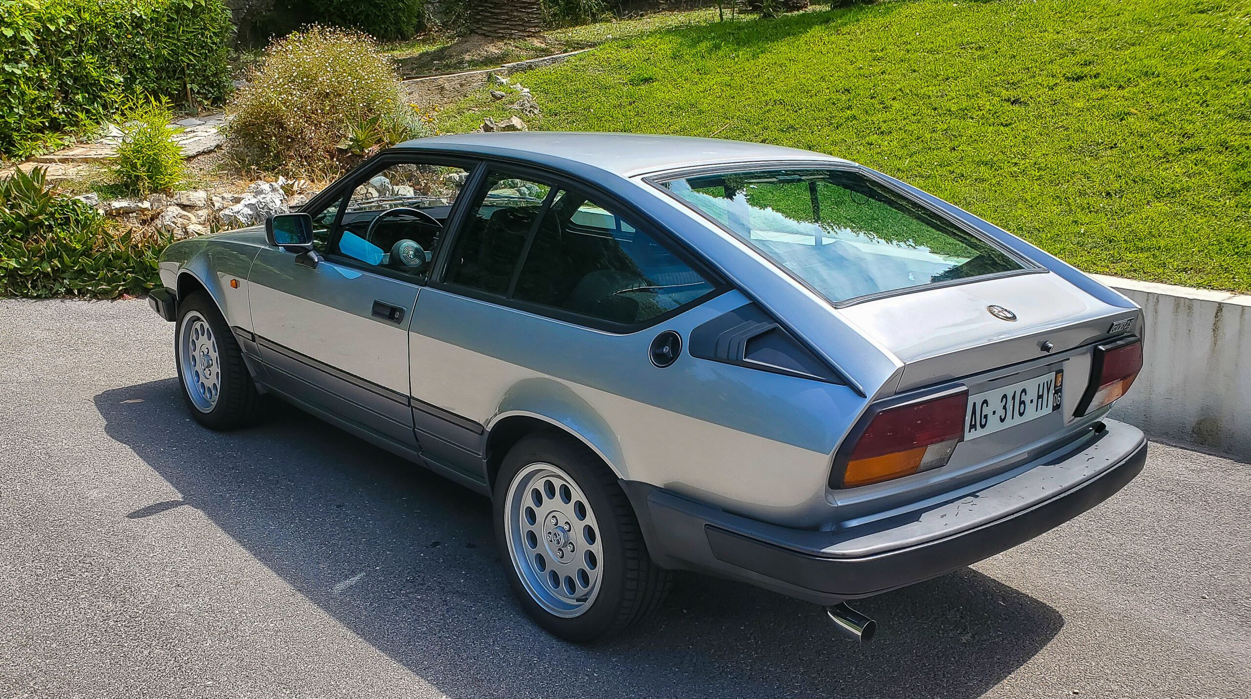 , Superbe Alfetta GTV6 de 1987 intégralement restaurée et upgradée