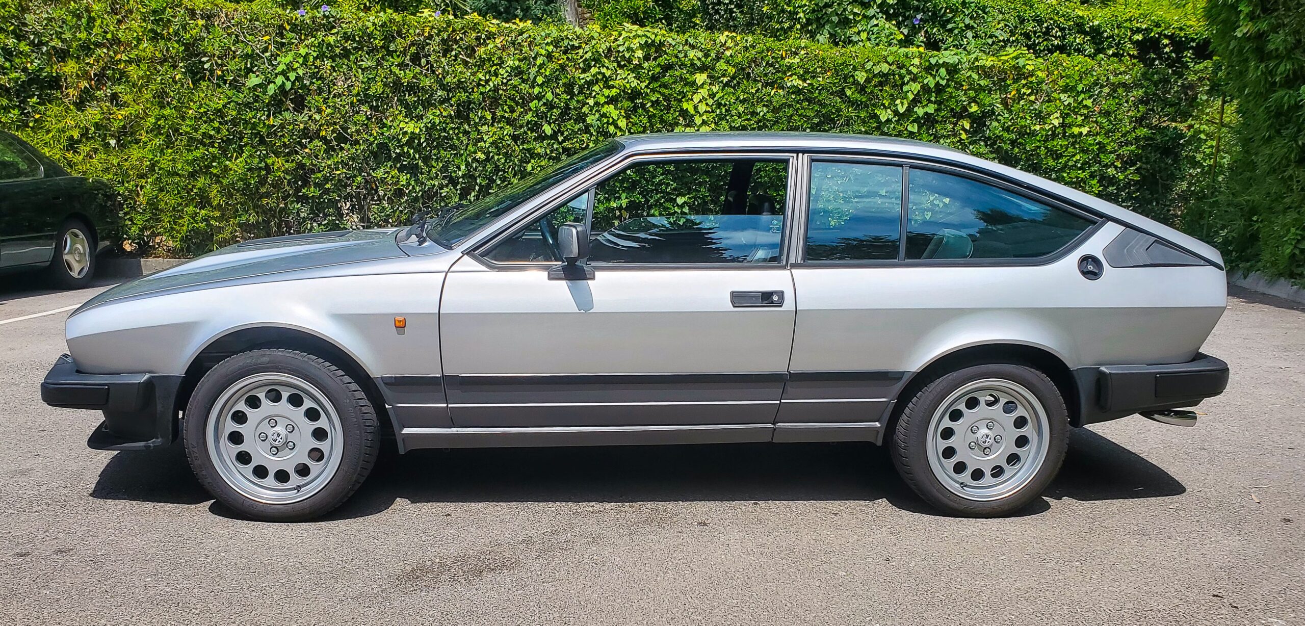 , Superbe Alfetta GTV6 de 1987 intégralement restaurée et upgradée